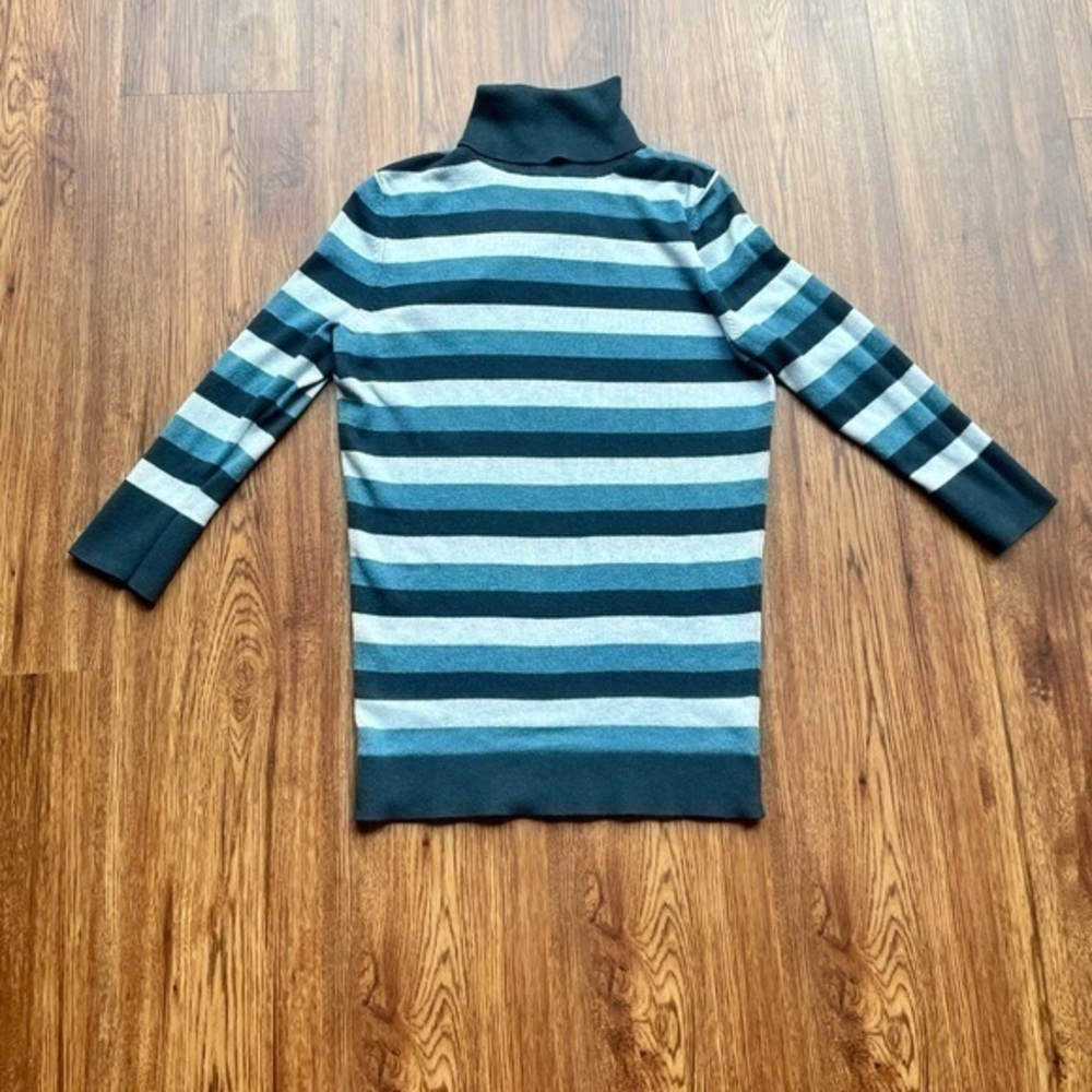 Banana Republic sweater - Small